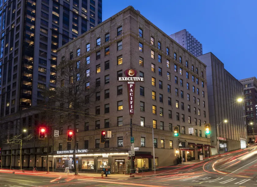 Executive Hotel Pacific - Image 1