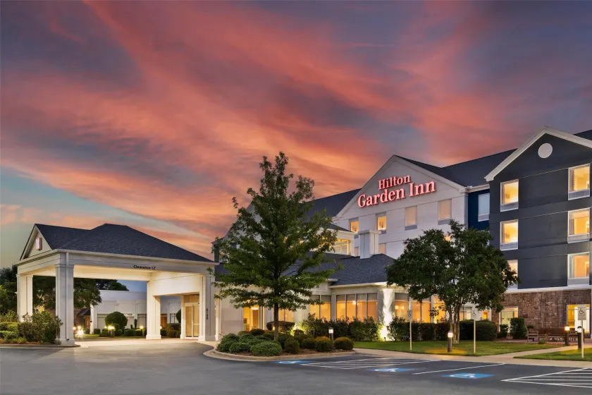 Hilton Garden Inn North Little Rock - Image 1