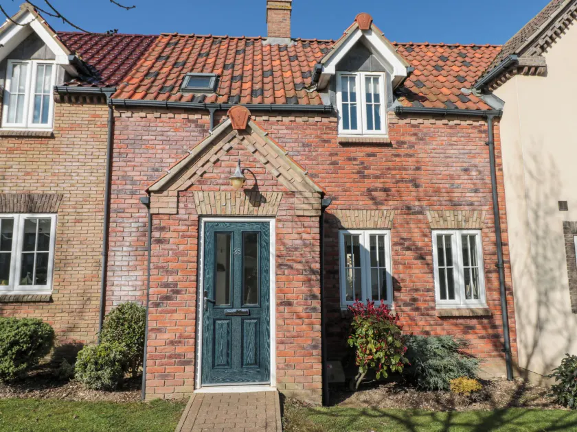 Dotty's Sunshine Cottage - Image 1
