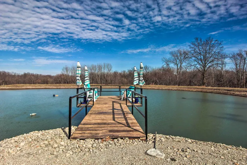 Pheasant Game Farm Missouri Vacation Rental! - Interiör