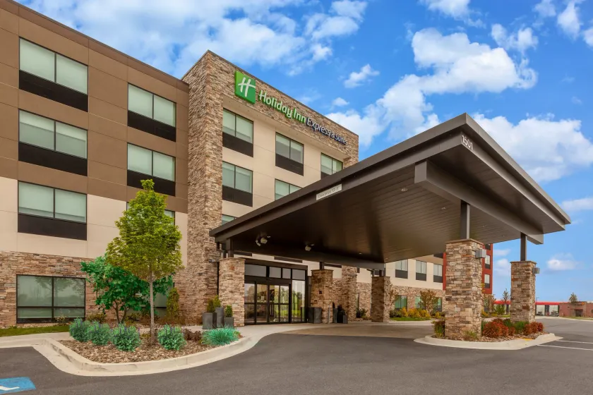 Holiday Inn Express & Suites Brunswick-Harpers Ferry Area by IHG - Image 1