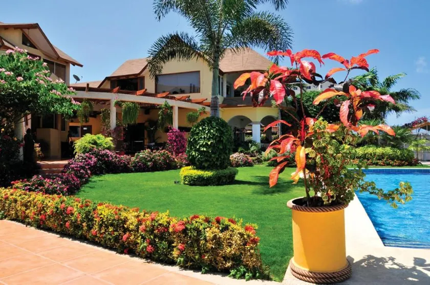 Hotel Boutique Playa Canela Ecuador - Image 1