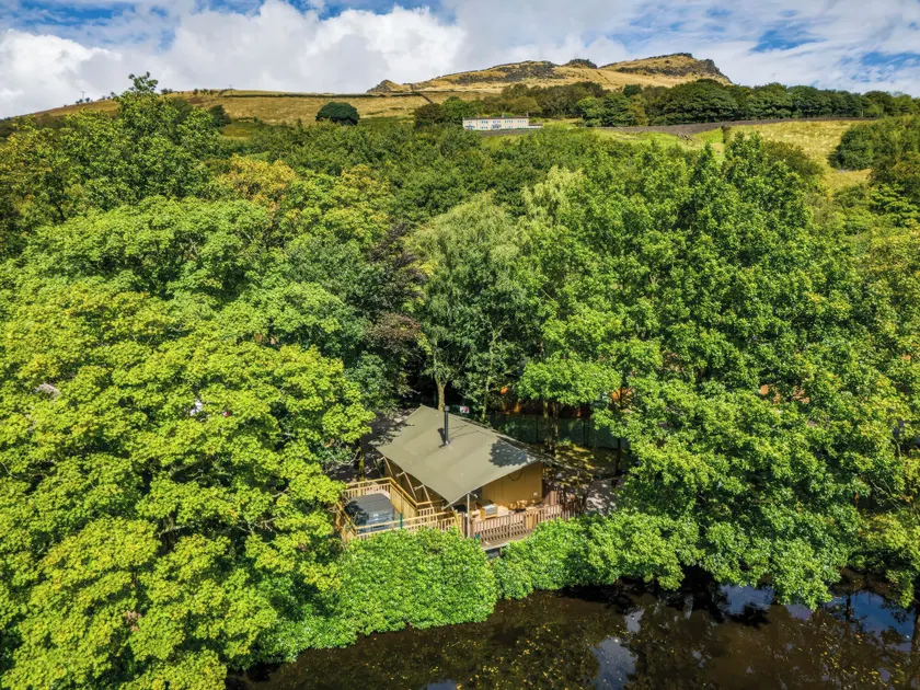 The Kingfisher Safari Tent - Pets Welcome - Image 1