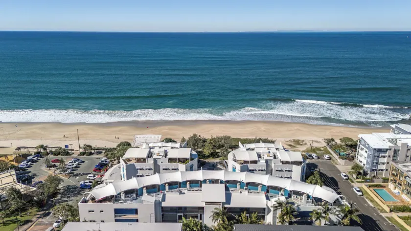 Rolling Surf Resort - Image 1