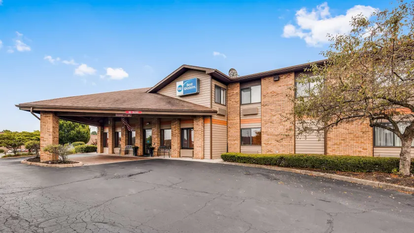 Best Western Lakewood Inn - Image 1
