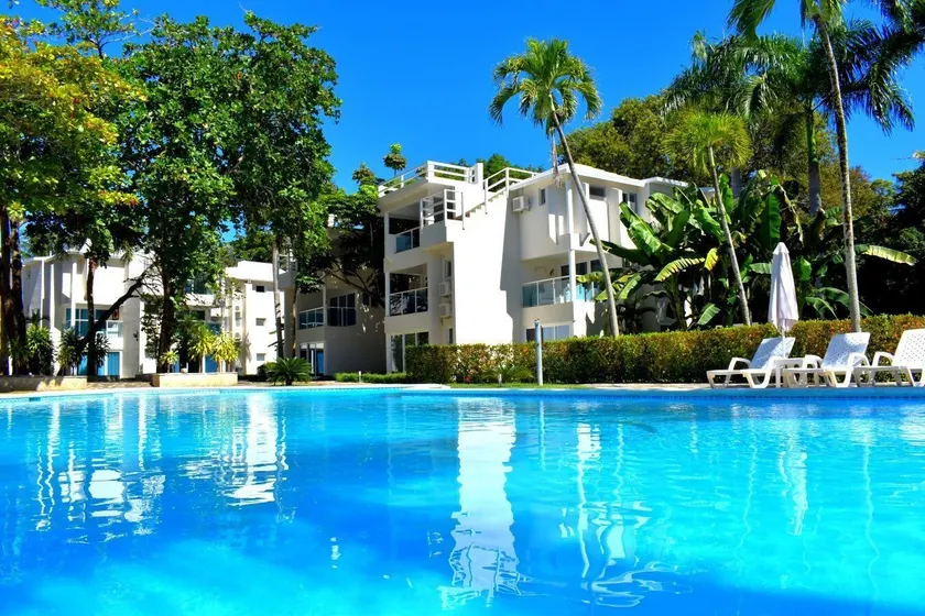 Tropical Casa Laguna - Image 1