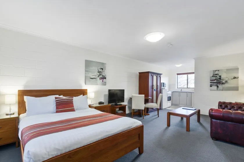 Grosvenor Court Apartments - Image 1