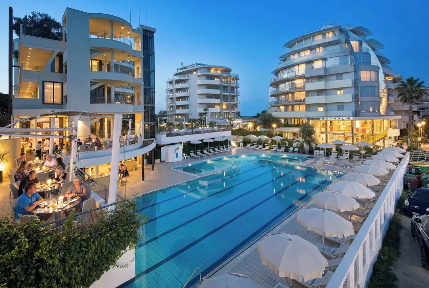 Hotel Premier & Suites - Premier Resort - Image 1