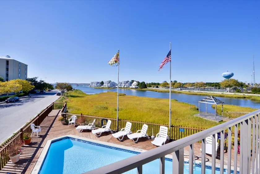 Sea Bay Hotel - Image 1