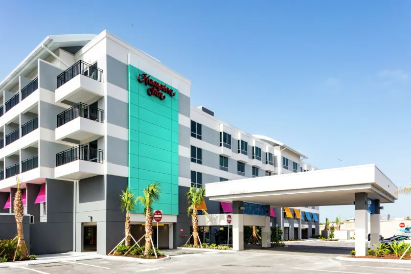 Hampton Inn Dunedin - Image 1