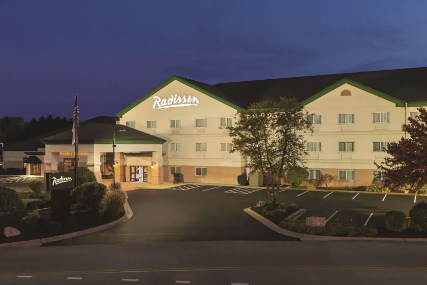 Radisson Hotel & Conference Center Rockford - Image 1
