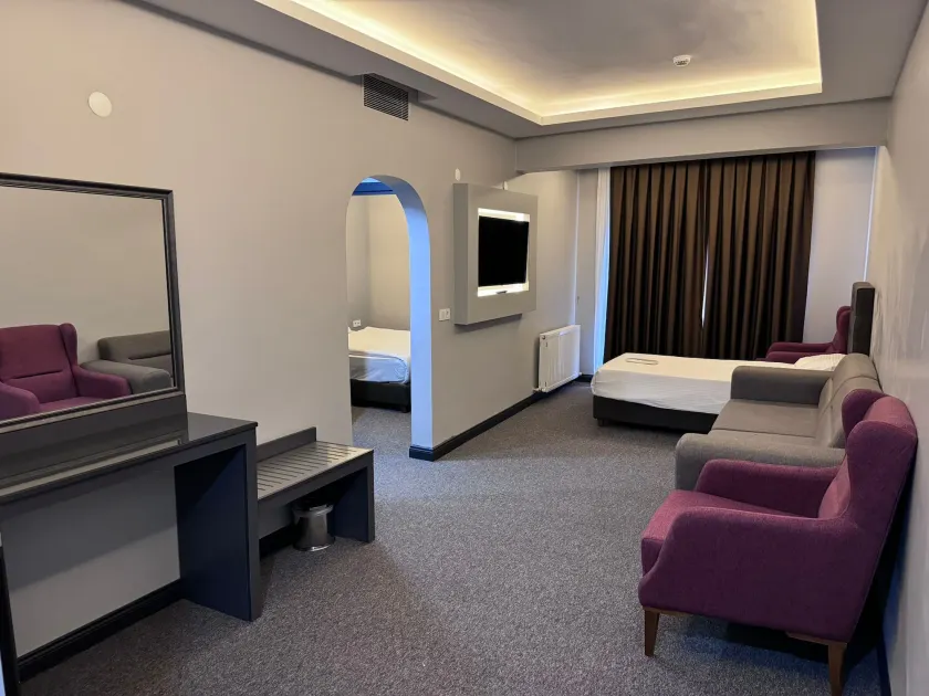Gardan Hotel - Image 1