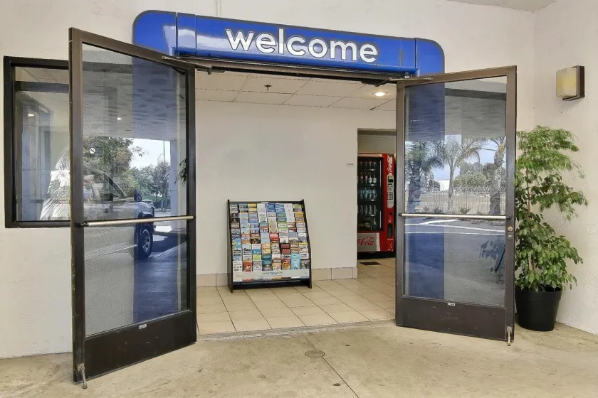 Motel 6-Ventura, CA - South - Hall