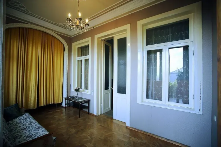 Guest House Old Kutaisi - Image 1