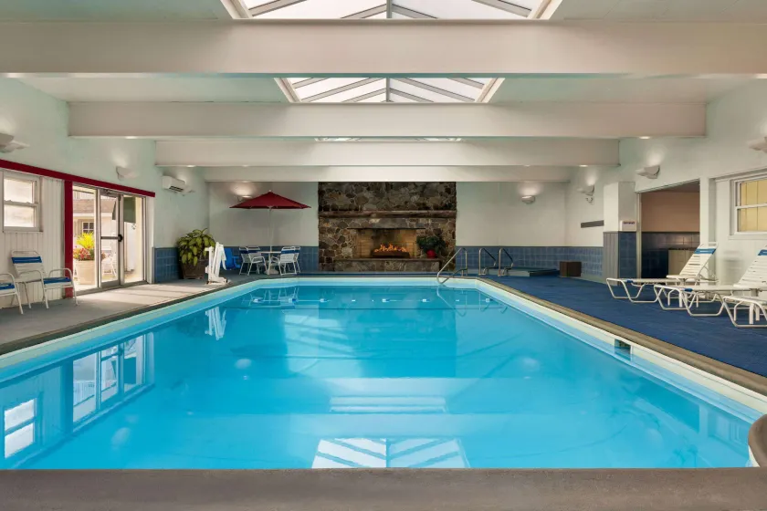Ramada Plaza by Wyndham Portland - Image 1