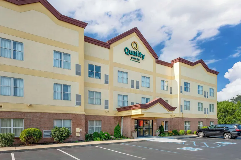 Quality Suites - Image 1