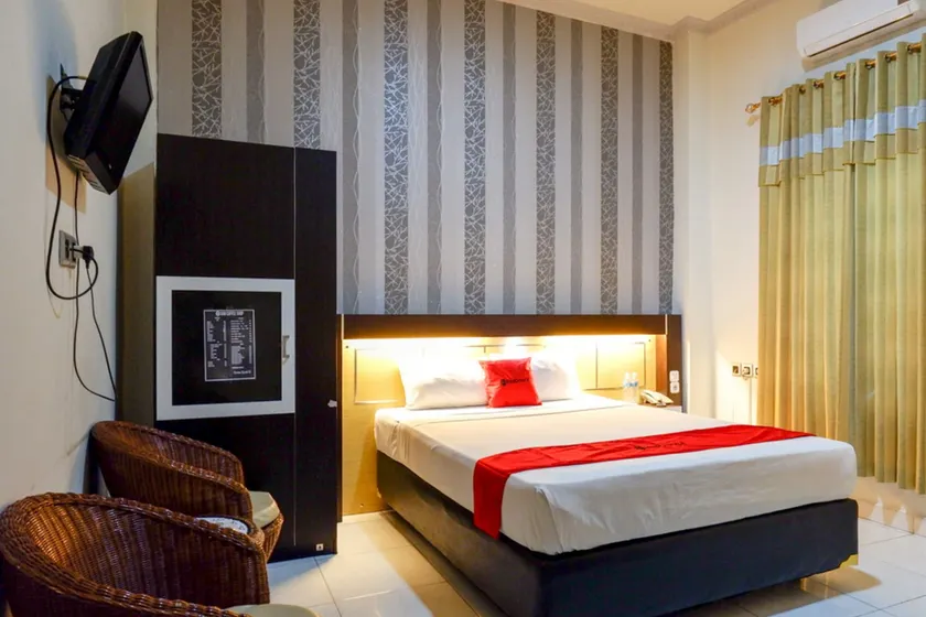 RedDoorz @ Hotel Bumi Palupy - Image 1