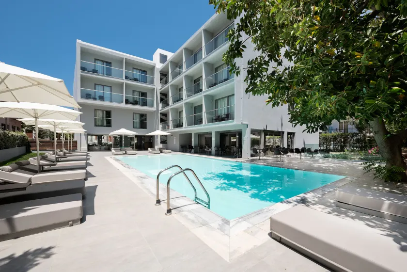 Oktober Downtown Boutique Hotel - Image 1