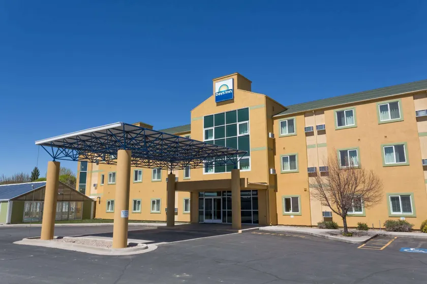 Days Inn by Wyndham Vernal - Image 1