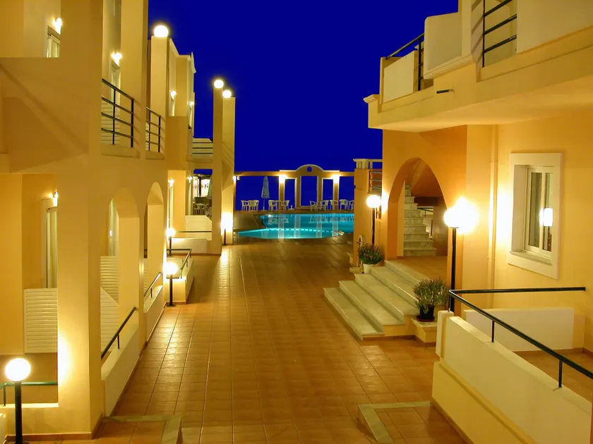 Nontas Hotel Apartments - Image 1
