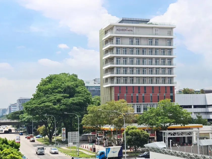 Aqueen Hotel Paya Lebar - Image 1