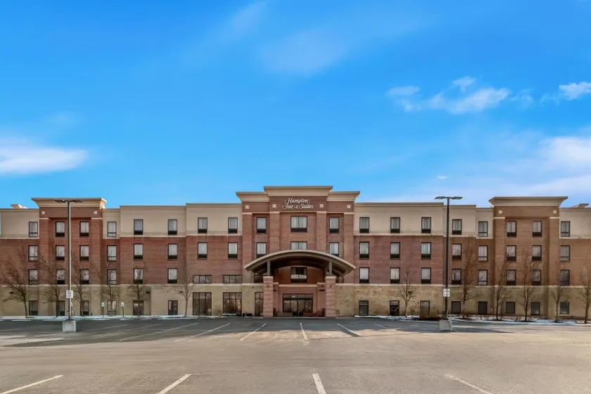 Hampton Inn & Suites Detroit-Canton - Image 1