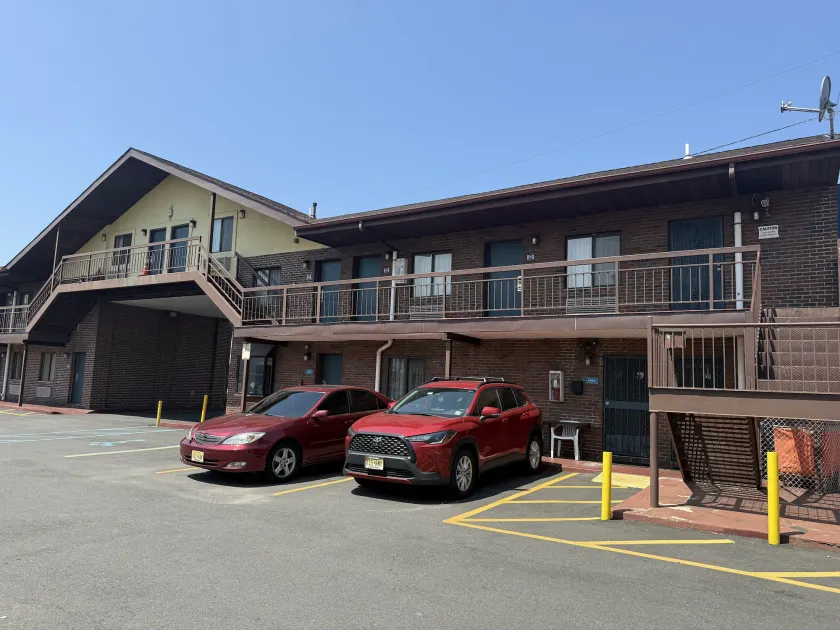 Linden Motor Inn - Image 1