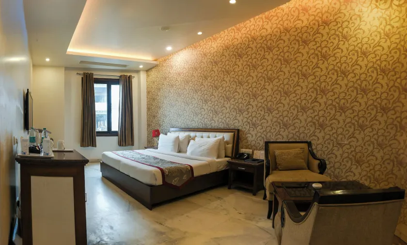 Hotel Leela Grande - Image 1