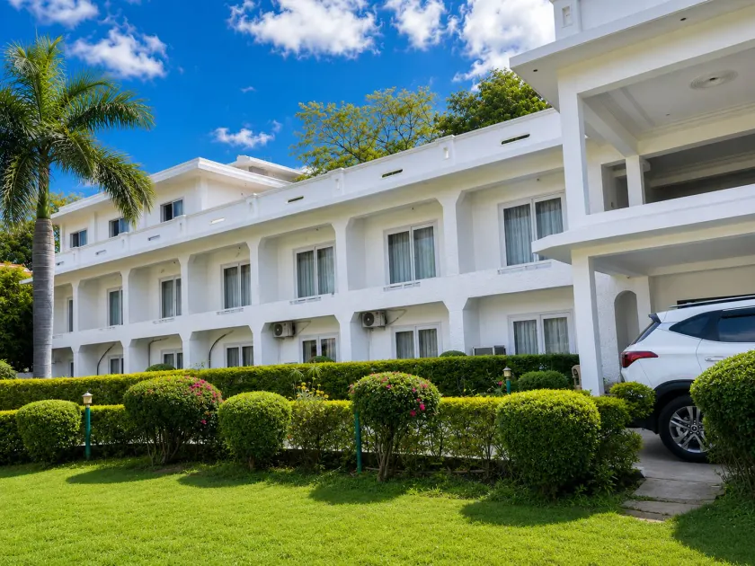 Hotel Ganesha  - Image 1