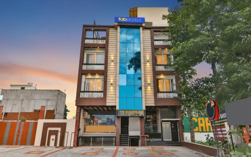 FabHotel Shaurya Inn - Image 1