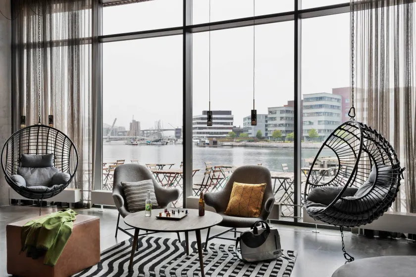 Moxy Bergen - Image 1