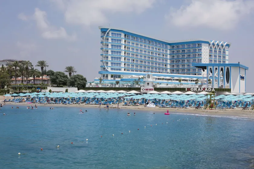 Granada Luxury Beach-Ultra All Inclusive - Image 1