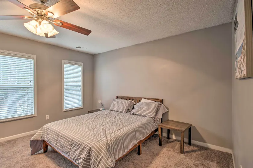 Veteran-owned Family Home Near Fort Jackson! - Værelse