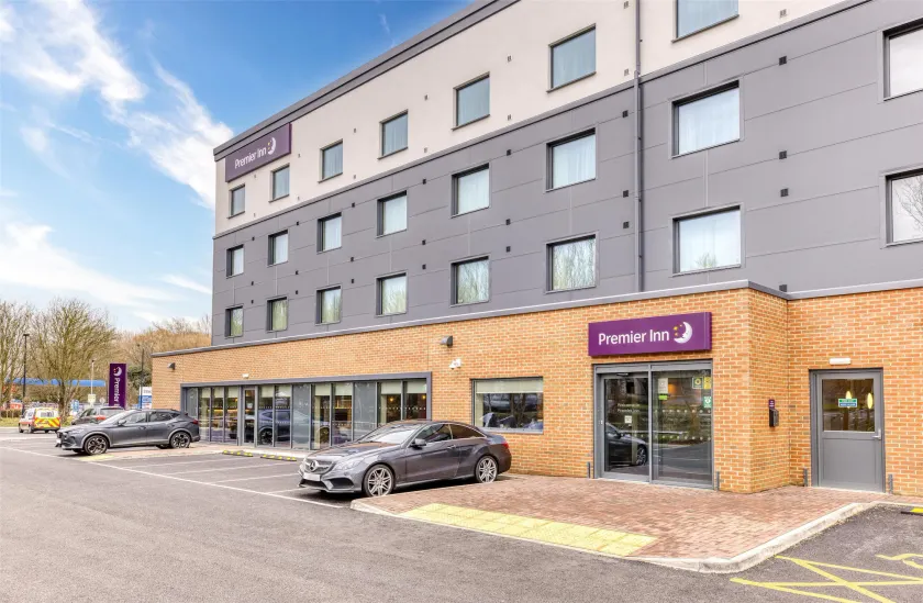 Premier Inn Abingdon - A34 - Image 1