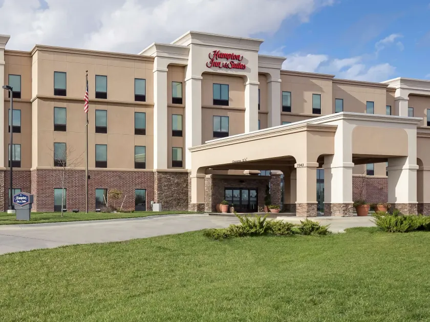 Hampton Inn & Suites Lincoln - Northeast I-80 - Image 1