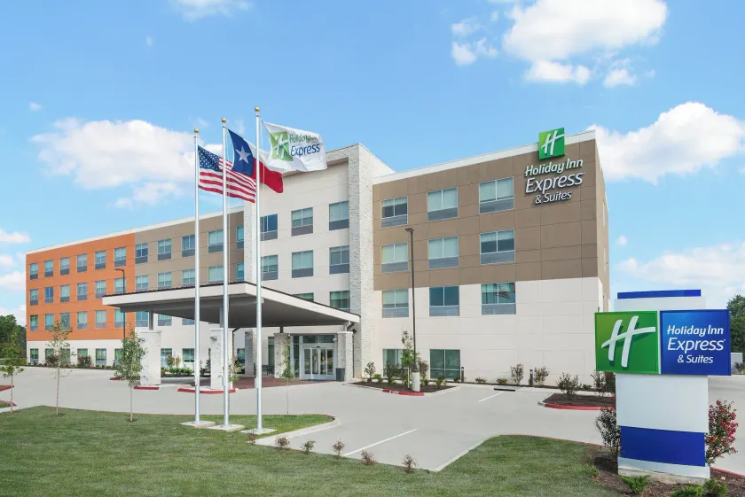 Holiday Inn Express & Suites Bryan - College Station by IHG - Image 1