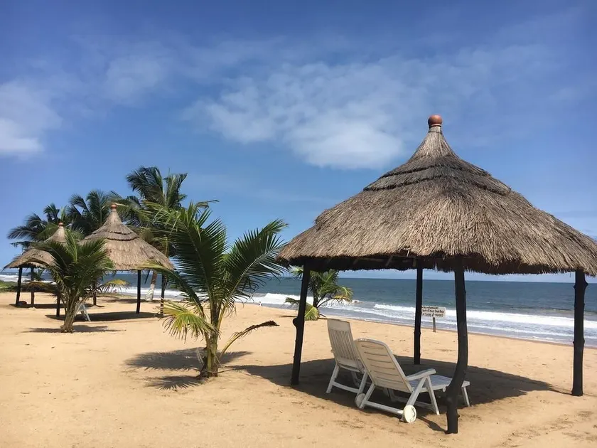 Akwidaa Inn - Image 1