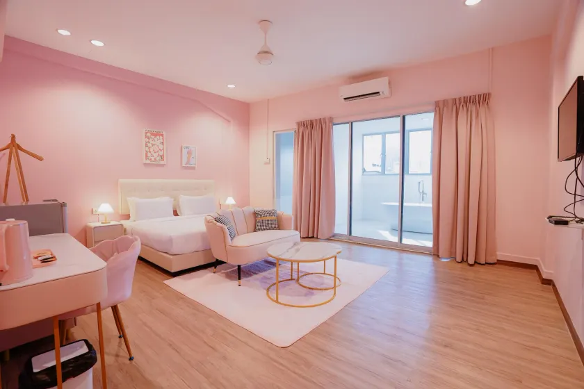 Palette Pink Cabana George Town - Image 1