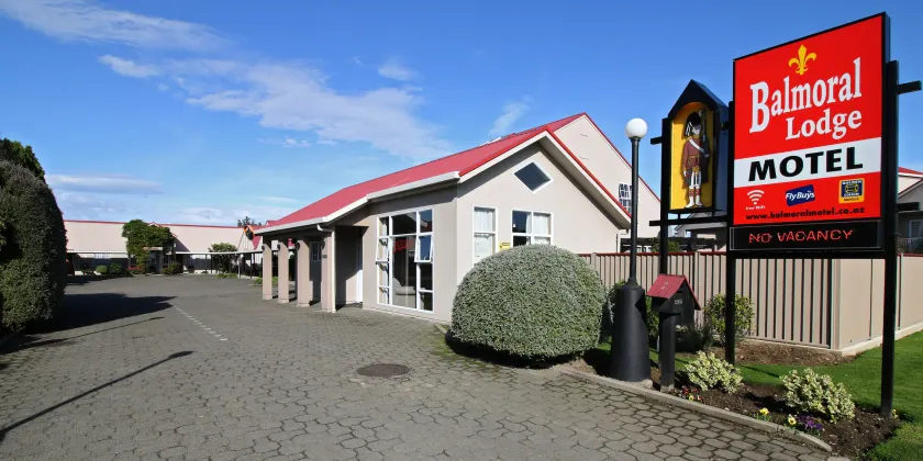 Balmoral Lodge Motel - Image 1