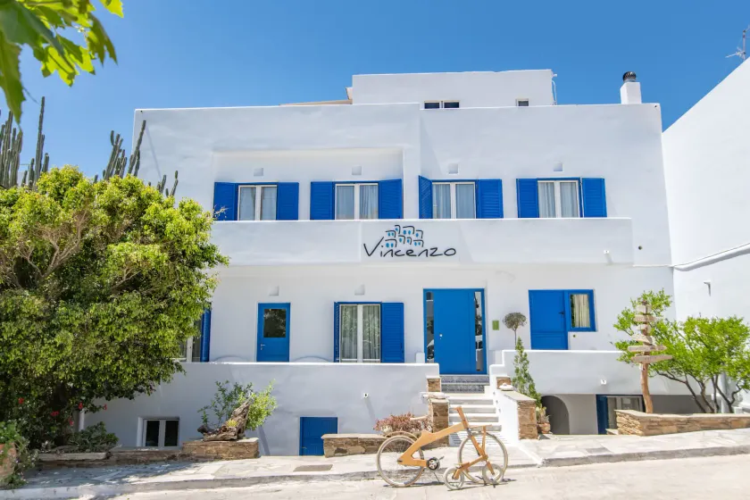 Vincenzo Family Rooms - Image 1