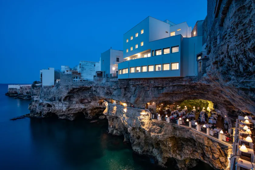 Hotel Grotta Palazzese - Image 1