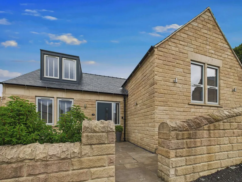 Oakwood Lodge - Image 1