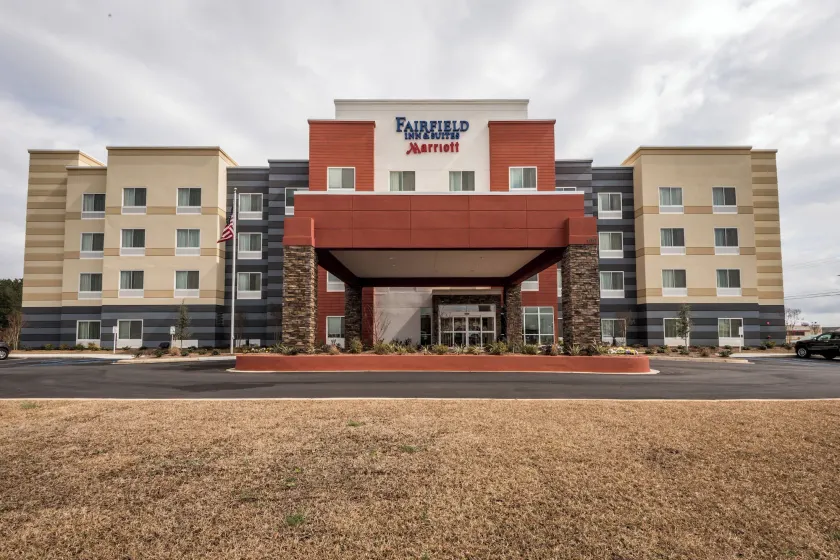 Fairfield Inn & Suites by Marriott Meridian - Image 1