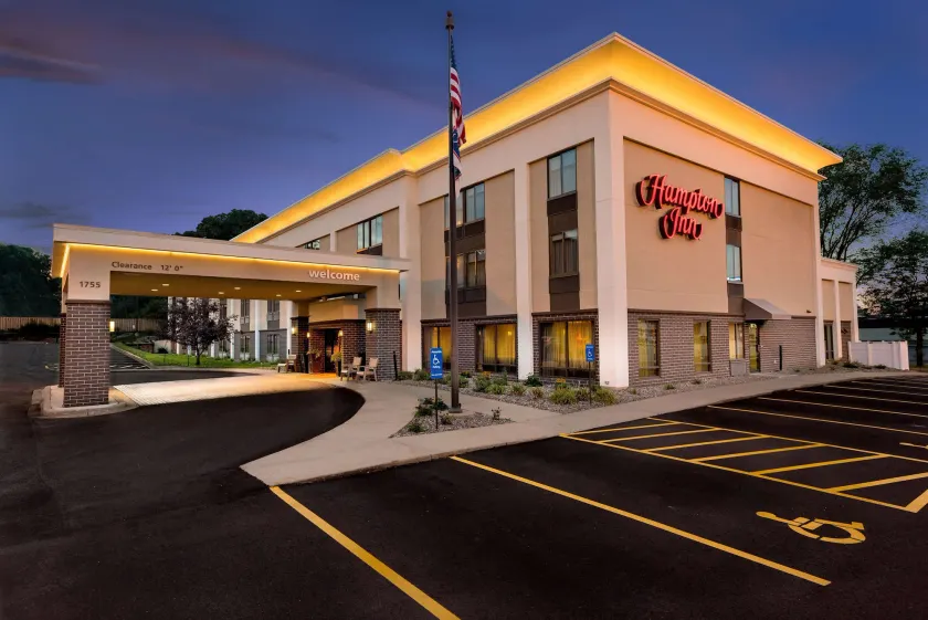 Hampton Inn Rochester-South - Image 1