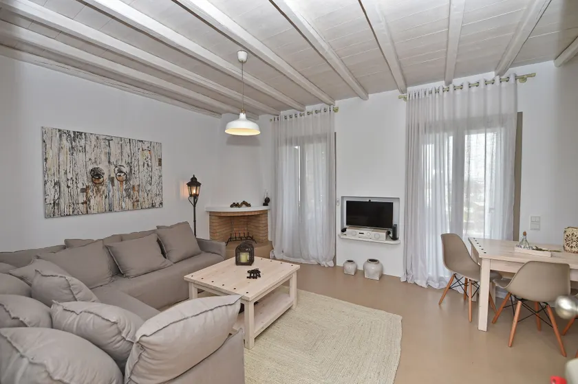 White Tinos Luxury Suites - Image 1
