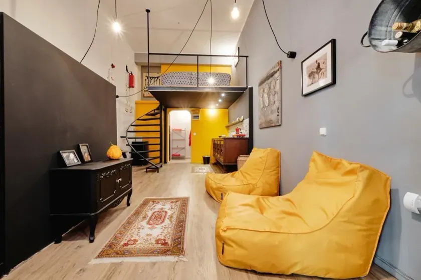 Funky Flat - Image 1
