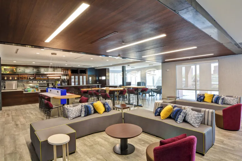 Courtyard by Marriott Long Island Islip/Courthouse Complex - Image 1