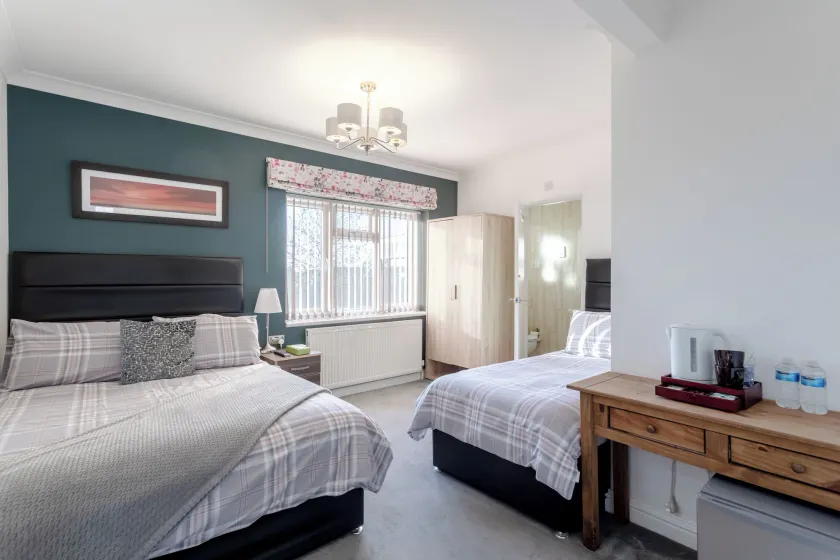 Family room with private bathroom - Image 1