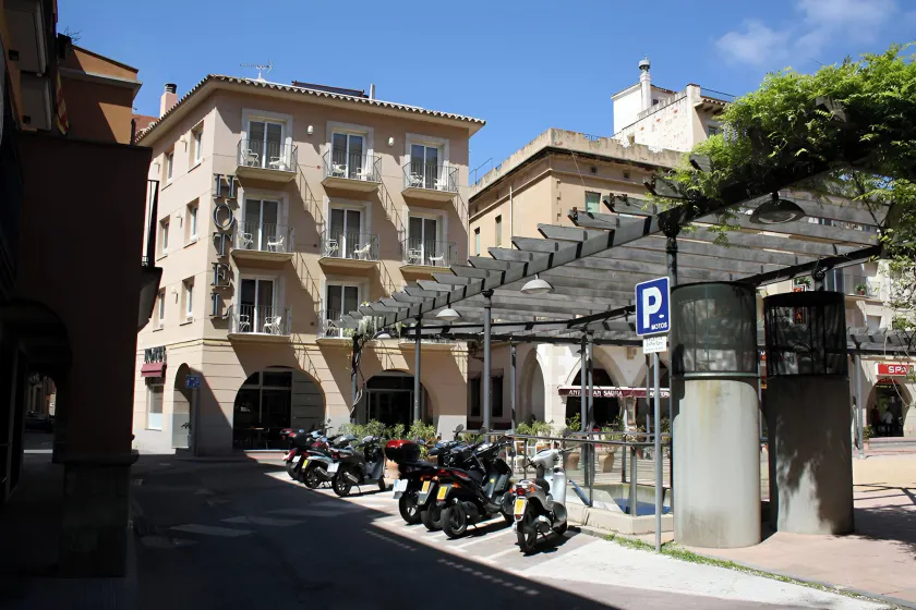 Hotel Plaça - Image 1