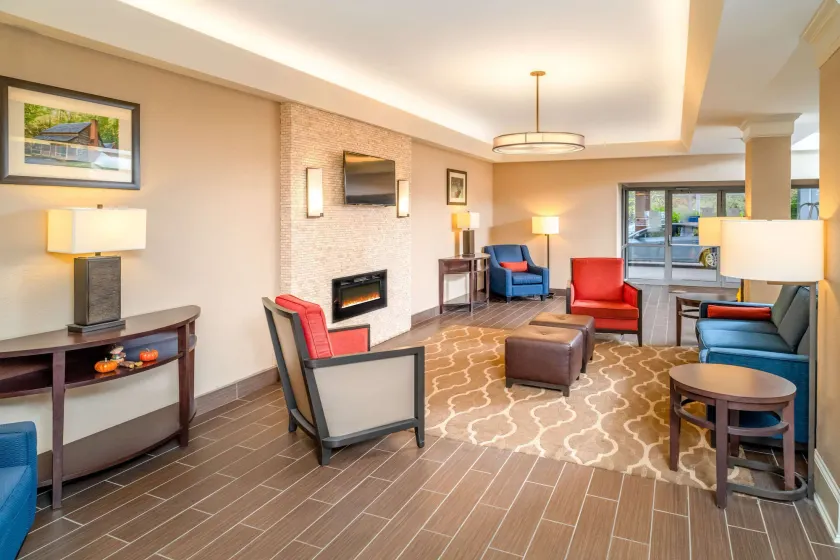 Comfort Inn & Suites Grundy - Image 1